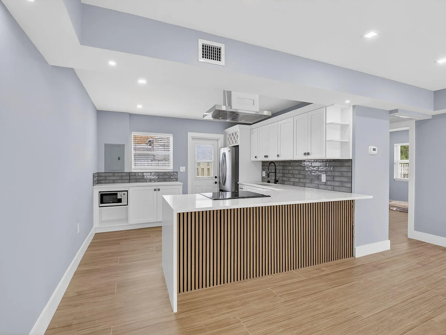 2 bed, 2.0 bath, 785 sqft, $3,250 — Photo 4