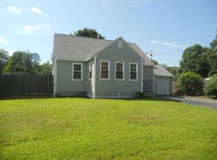 9 Lyons St, Rochester, NH 03867