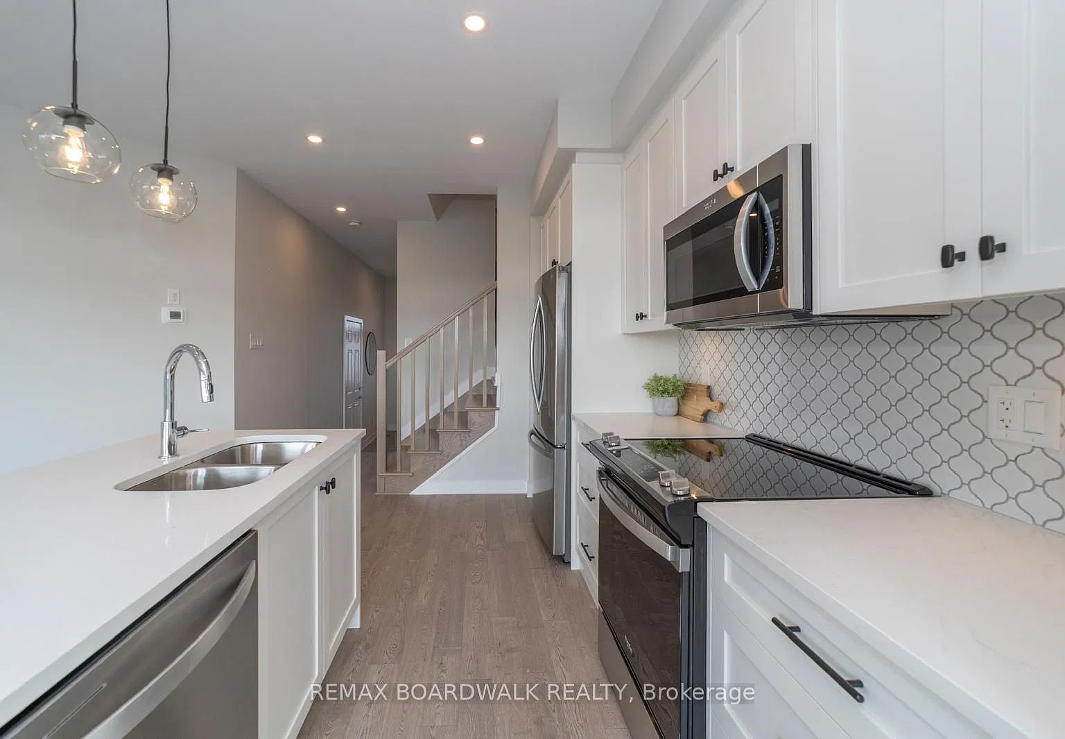 3 bed, $2,600 — Photo 3