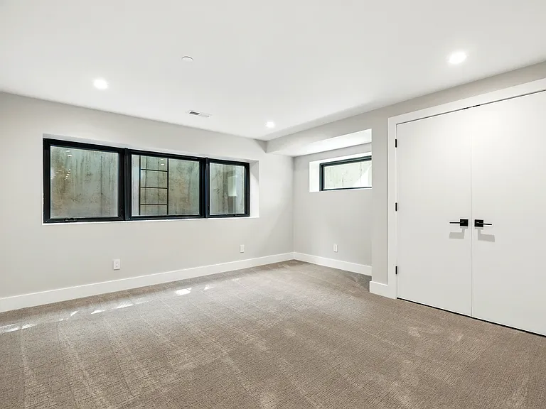 2860 Table Mesa Dr — Photo 39