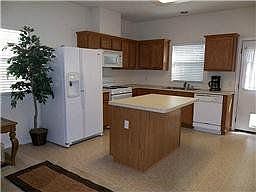 5th image of 211 Elizabeth Ln
