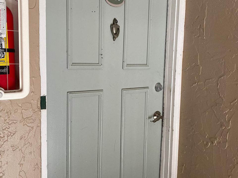 1st image of 7210 N Manhattan Ave APT 524
