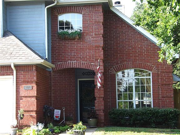 2nd image of 206 Hillside Dr