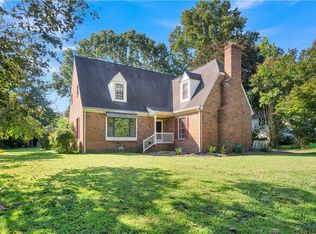 140 Country Club Dr, Williamsburg, VA 23188