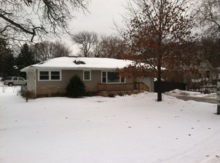 1715 W Crest St, McHenry, IL 60051