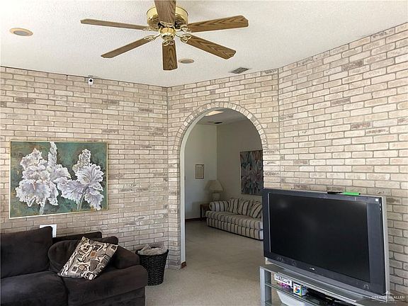 3rd image of 932 Katrin Dr