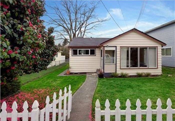 Inviting Front Yard
