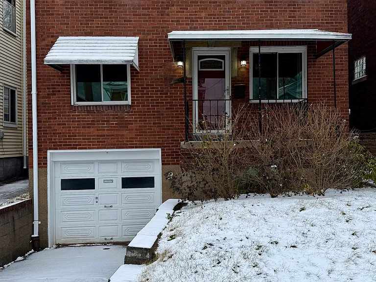 34 Wentworth Ave — Photo 1