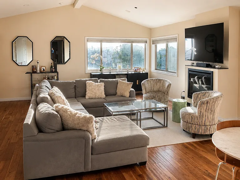 1420 S Bundy Dr #405 — Photo 1
