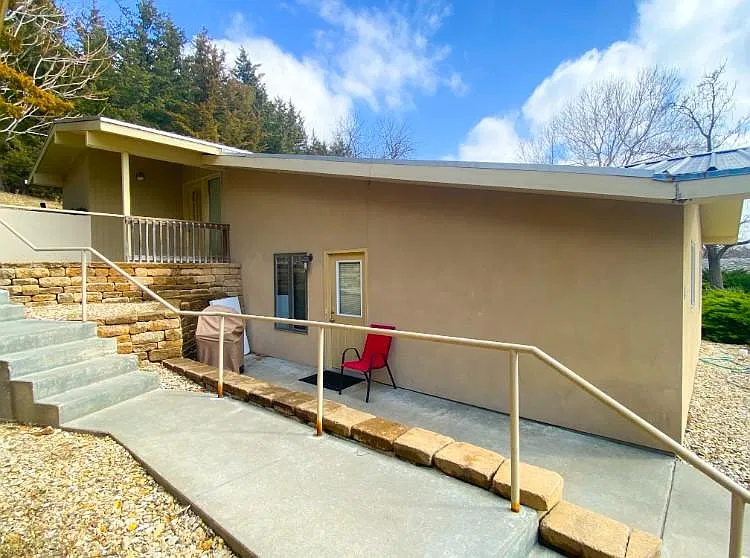 212 Southwind Pl