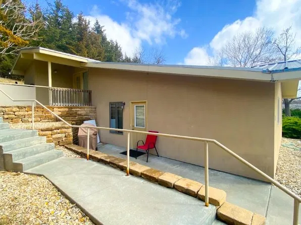 212 Southwind Pl, Manhattan, KS 66503