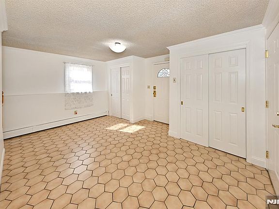2nd image of 216 Mehrhof Rd