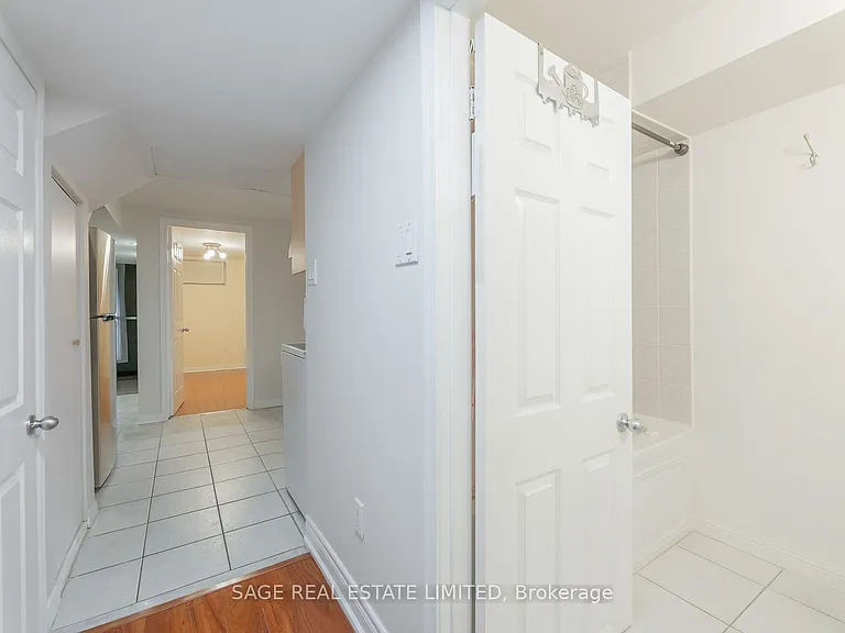 38 Osler St #BASEMENT — Photo 6