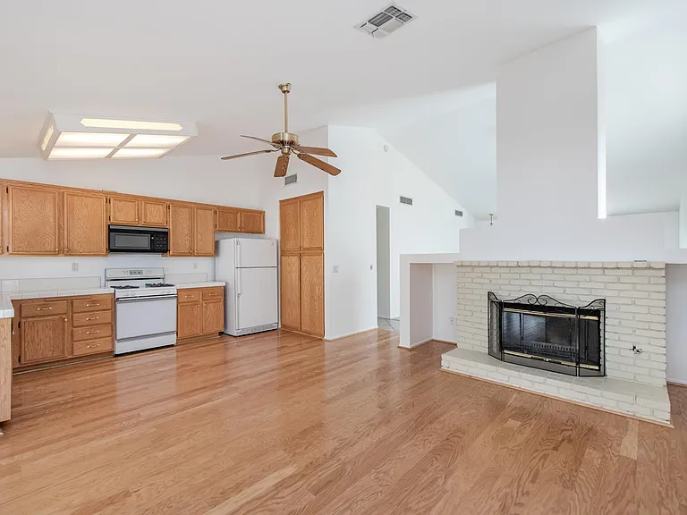 1833 Arbuckle Way — Photo 5