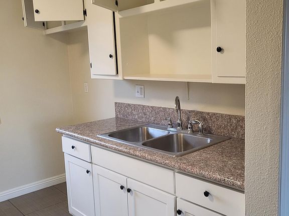 4th image of 4808 Elizabeth St APT E