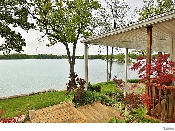 4th image of 16330 Knobhill Dr