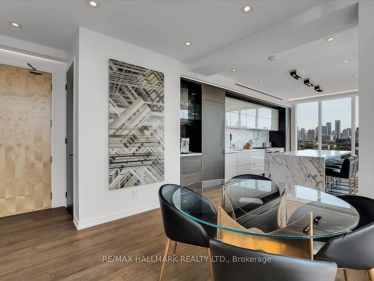 301 Markham St #Penthouse 805 — Photo 3