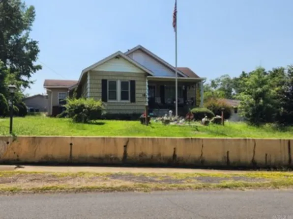 531 Maple St, Camden, AR 71701