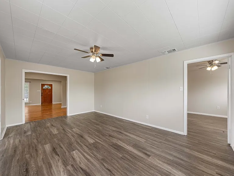 310 Sumner Dr — Photo 17