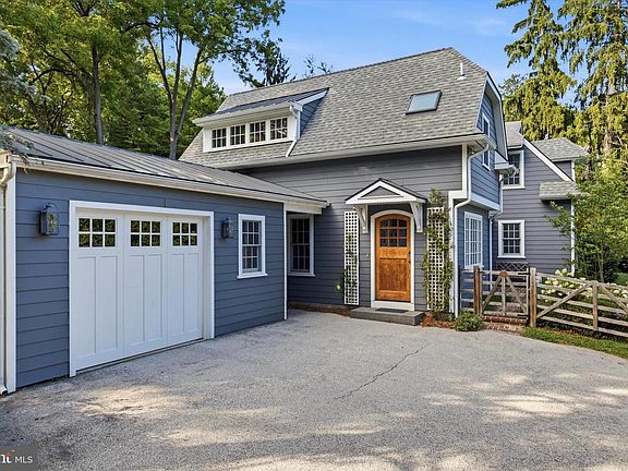 3rd image of 522 Sproul Rd