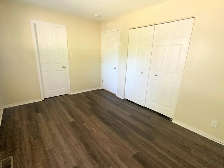 160 Bedford Rd — Photo 5