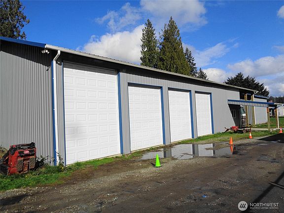 3rd image of 3001 South Bay Road NE