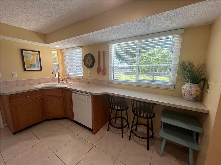 650 Hartford Dr NW — Photo 7