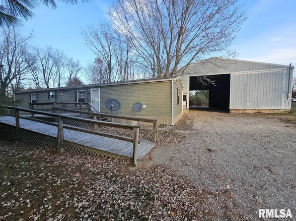 2612 Miles Ln, Salem, IL 62881