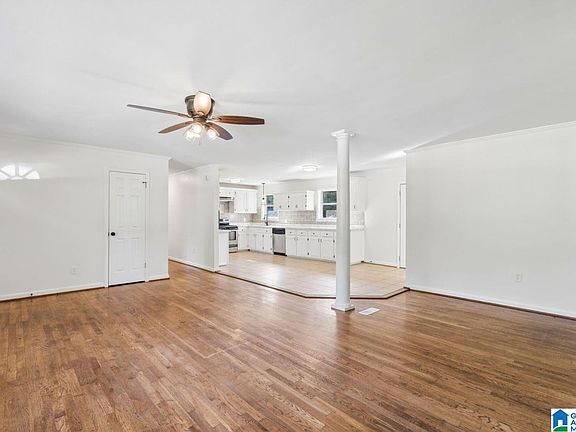 5th image of 1880 Oldfield Rd