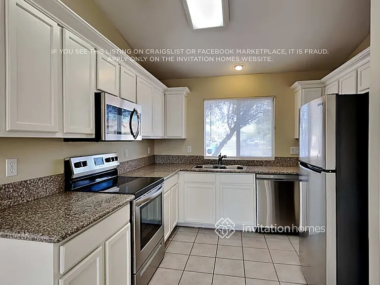 2031 N 83rd Dr — Photo 5