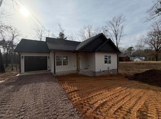 20 Fox Trot Rd, Adamsville, TN 38310