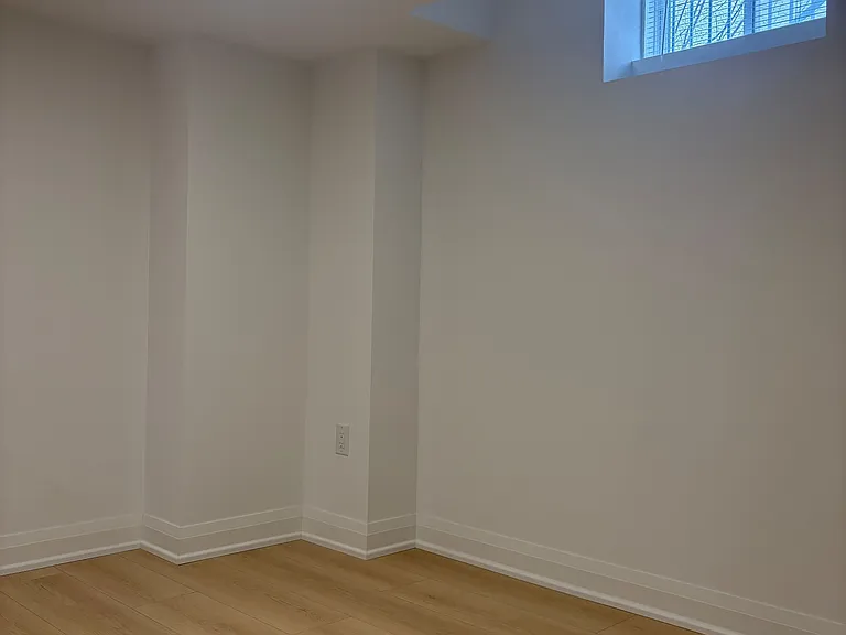 64 Charlotte Abby Dr #BASEMENT — Photo 23