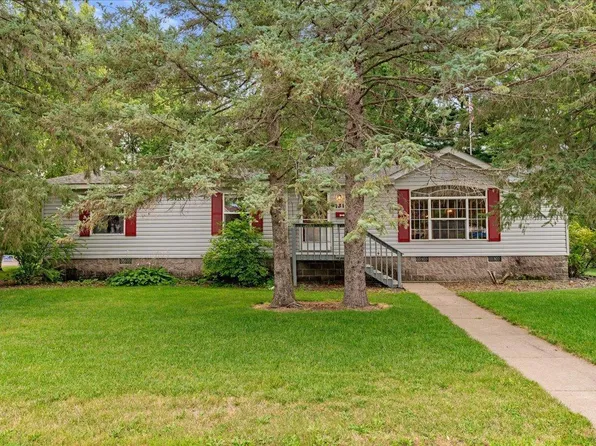 131 3rd St NW, Clear Lake, WI 54005
