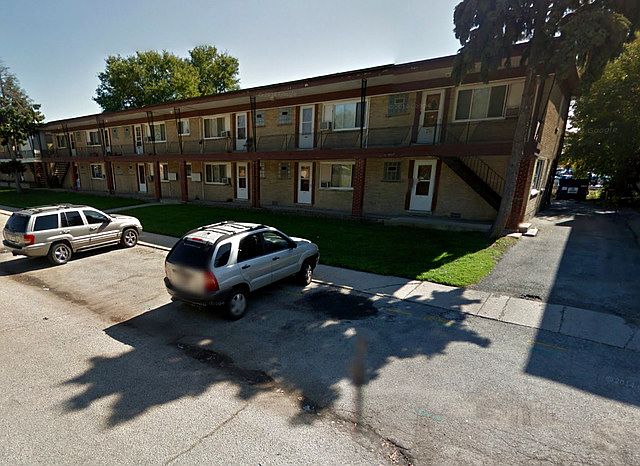 1st image of 4911 Columbus Dr APT 2
