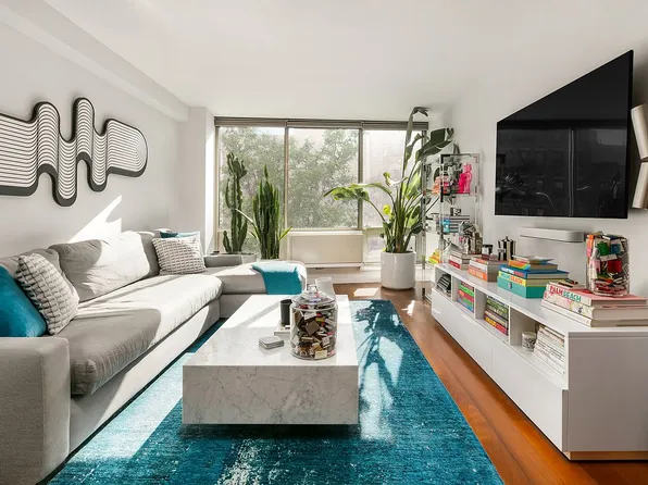 310 E Houston St APT 3C, New York, NY 10002