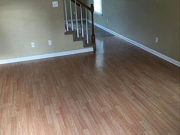 5th image of 800 Barry Ct #2