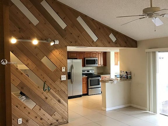 5th image of 11001 NW 20th Ct