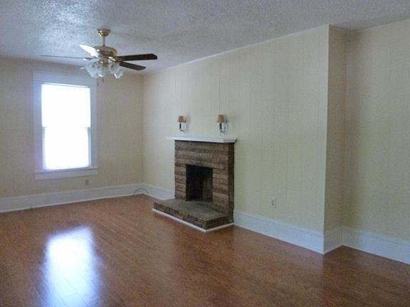 4th image of 622 Farragut Ave