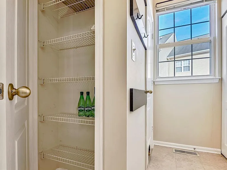 543 Ensemble Ct — Photo 18