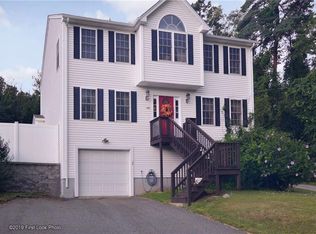 550 River Rd, Lincoln, RI 02865