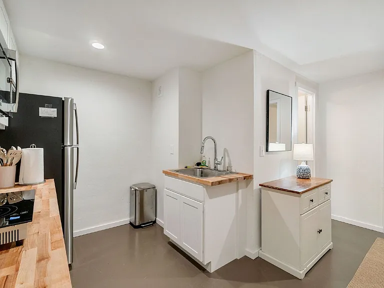 505 Locust St — Photo 16