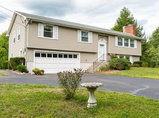 18 Sanders Rd, Hudson, NH 03051