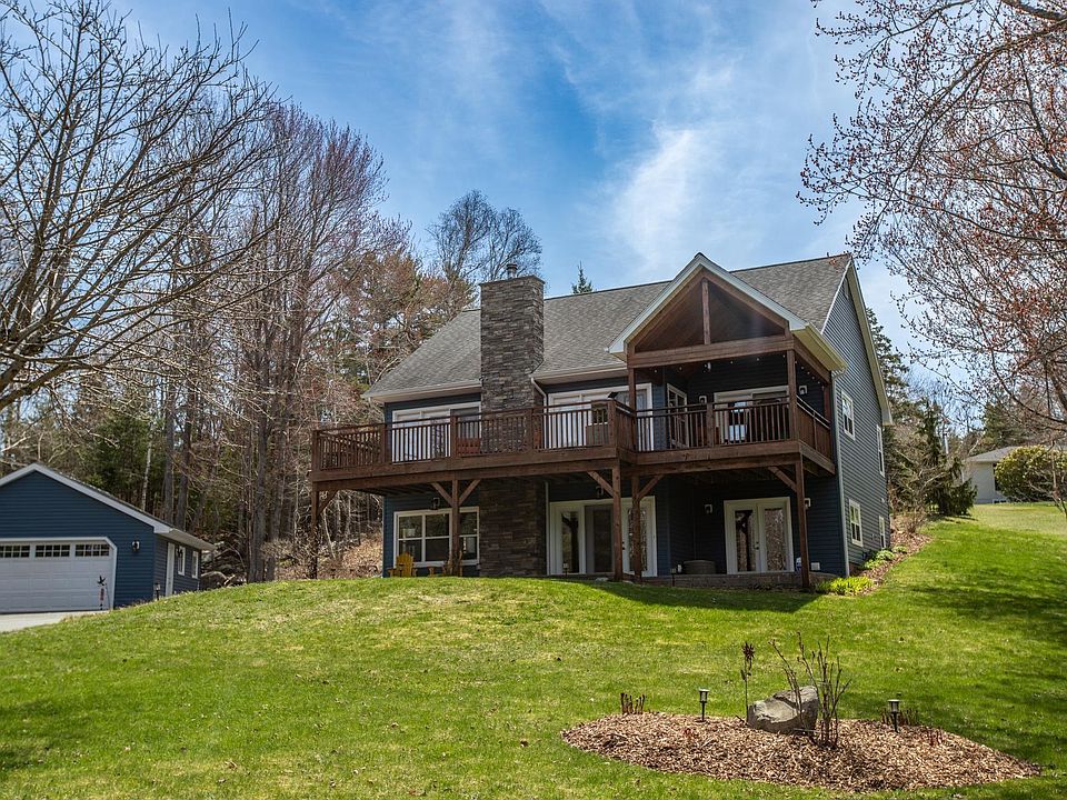 1st image of 626 Montague Rd