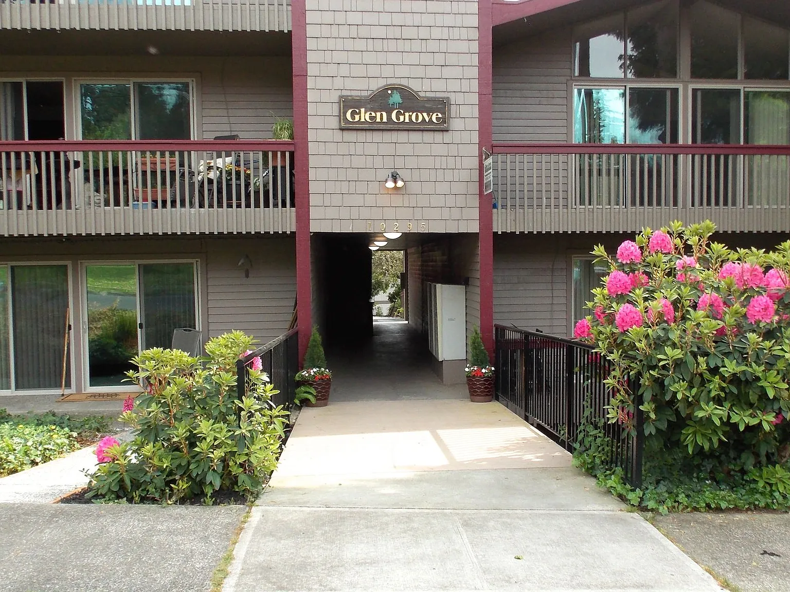 Glen Grove — Photo 2