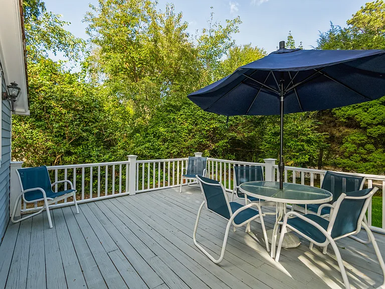 31 Wainscott Stone Rd — Photo 24