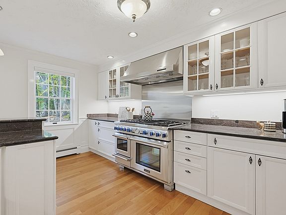 3rd image of 457 Hanlon Rd