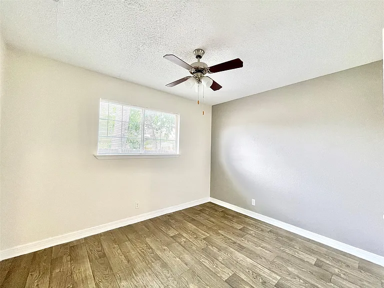 10011 Quail Valley Blvd #B — Photo 12