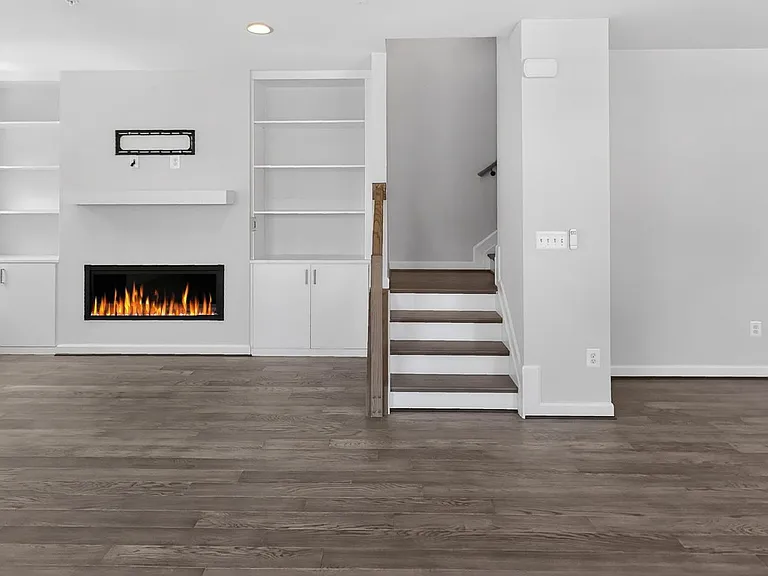 612 Leigh Way — Photo 22
