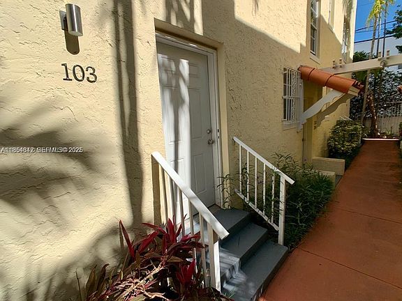 4th image of 1337 Euclid Ave APT 103