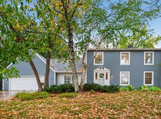 8906 138th Street Ct, Apple Valley, MN 55124